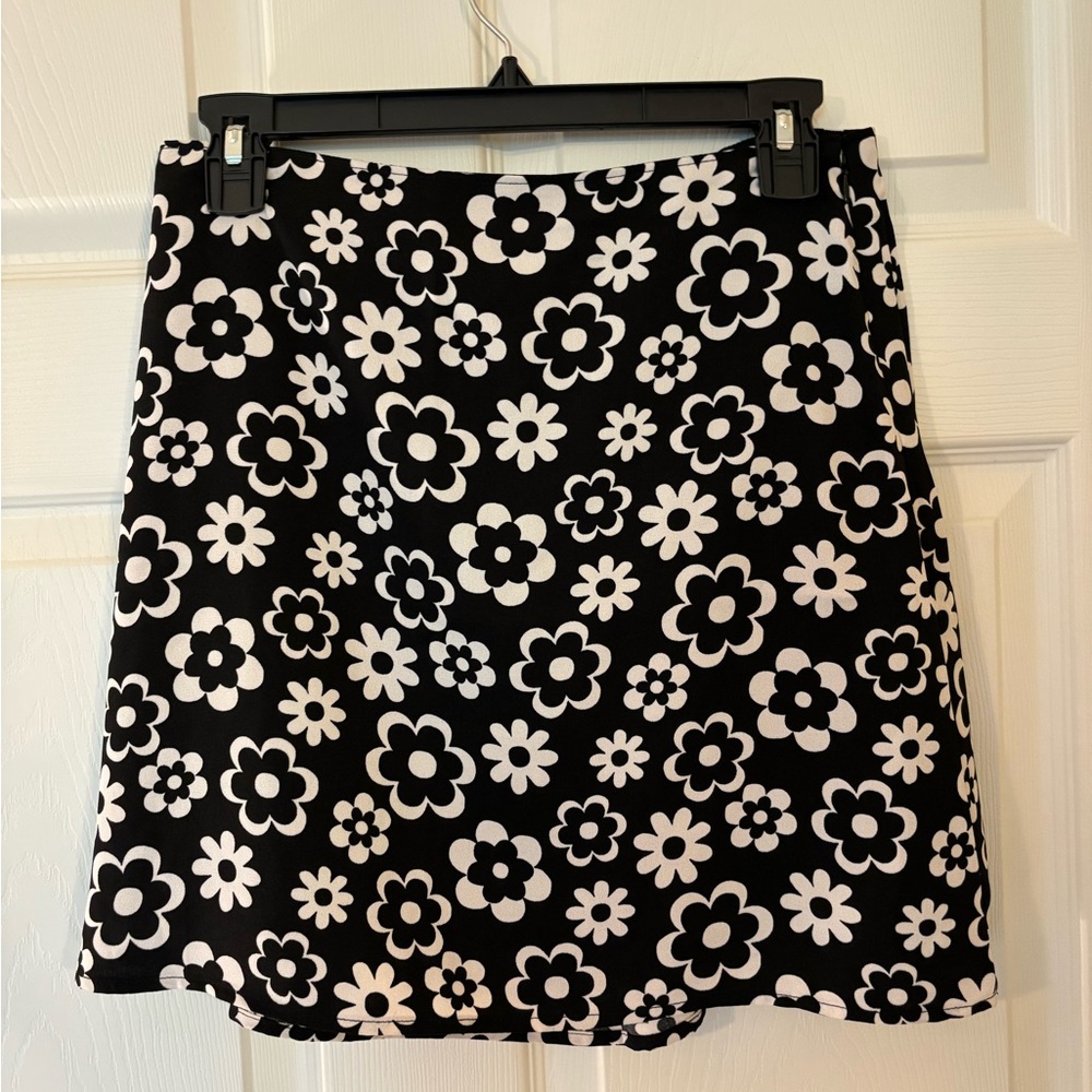 Hollister Ultra High Rise A-Line Crepe Mini Skirt